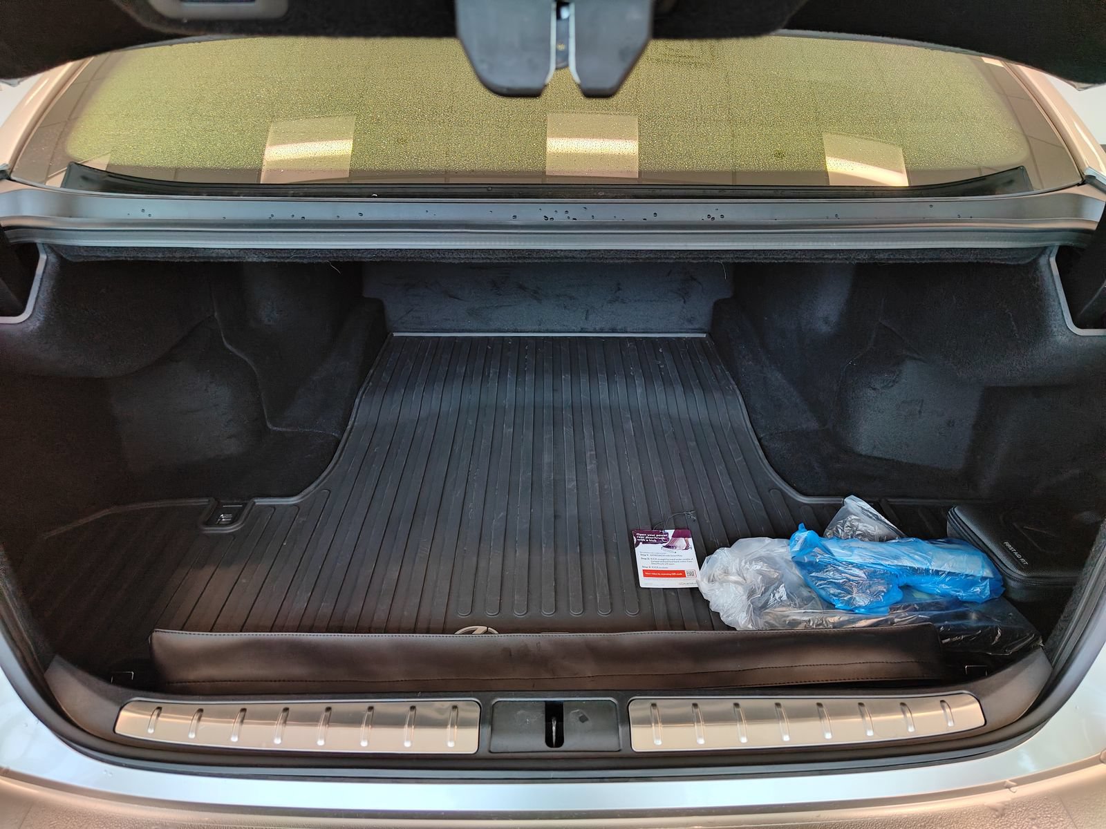 Used 2024 Lexus LS 500 RWD image 16