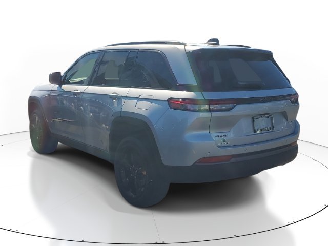 New 2026 Jeep Grand Cherokee Limited w/ Limited Altitude Package AWD/4WD image 3