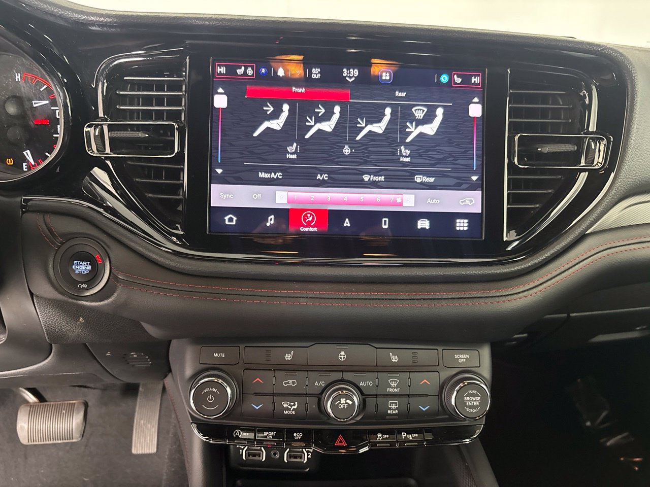 Used 2025 Dodge Durango GT AWD/4WD image 17