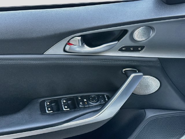 Used 2018 Kia Stinger GT2 AWD/4WD image 18