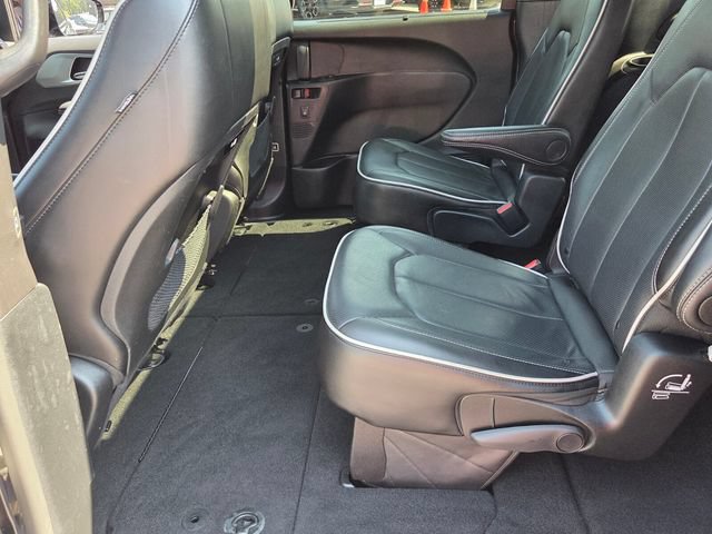 Used 2026 Chrysler Pacifica Limited w/ S Appearance Package FWD image 13