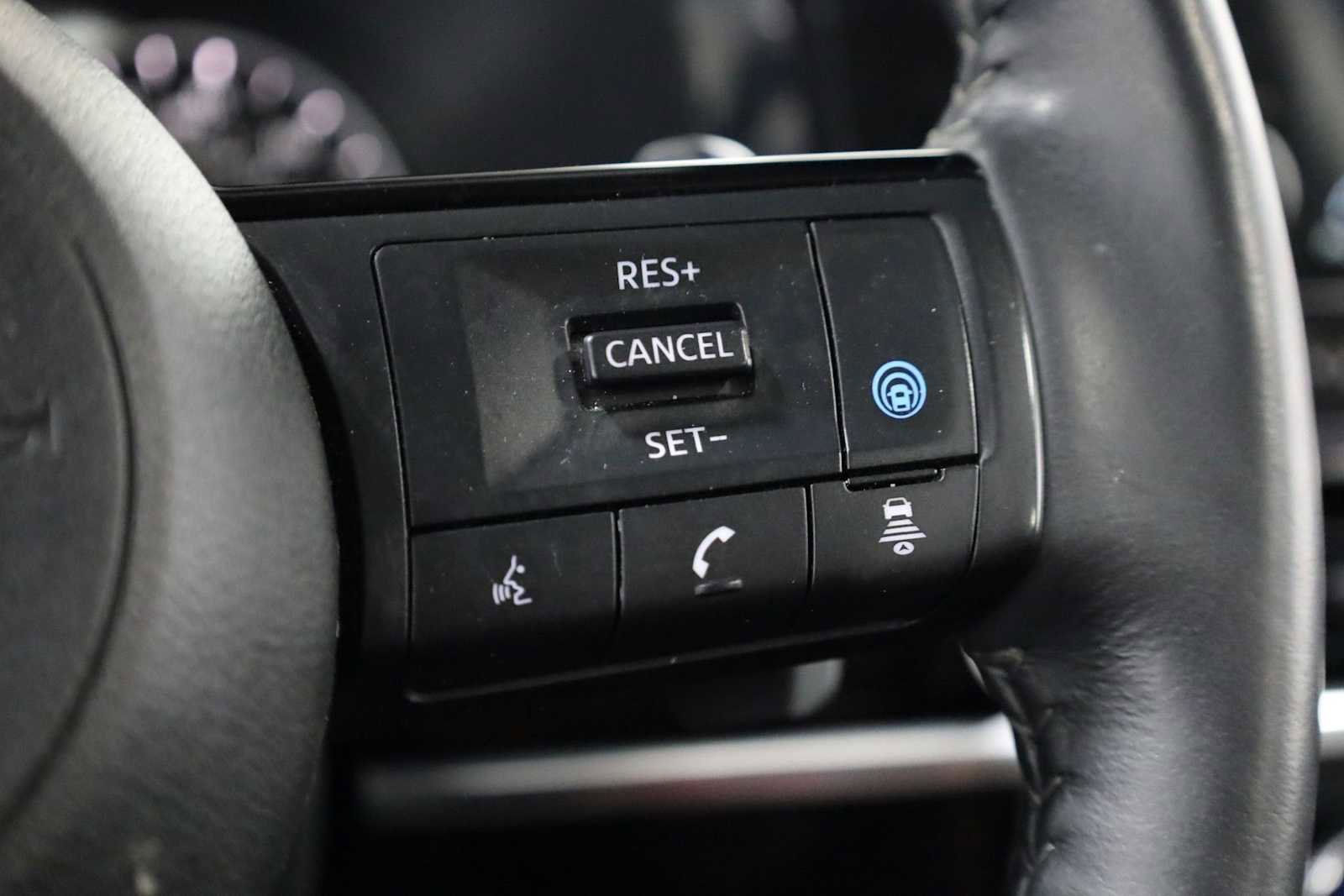 Used 2022 Nissan Pathfinder SL image 25