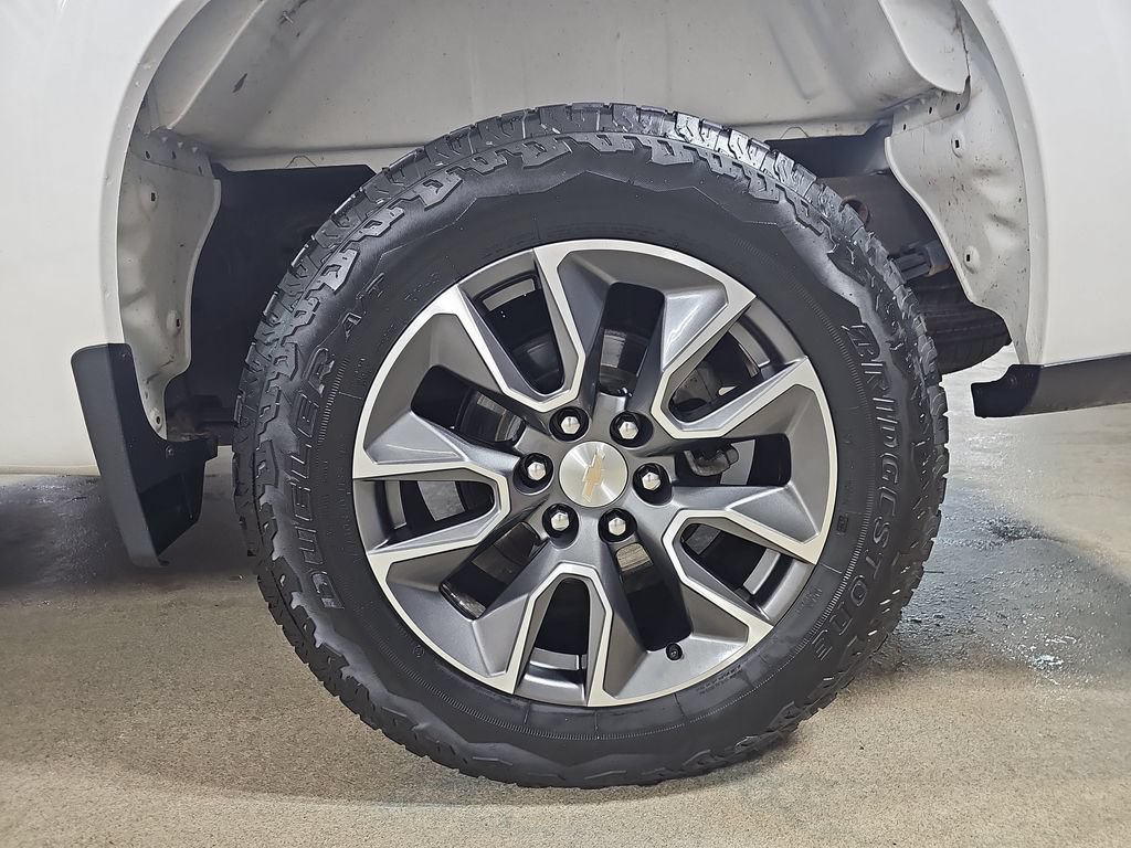 Certified 2022 Chevrolet Silverado 1500 LT AWD/4WD image 38