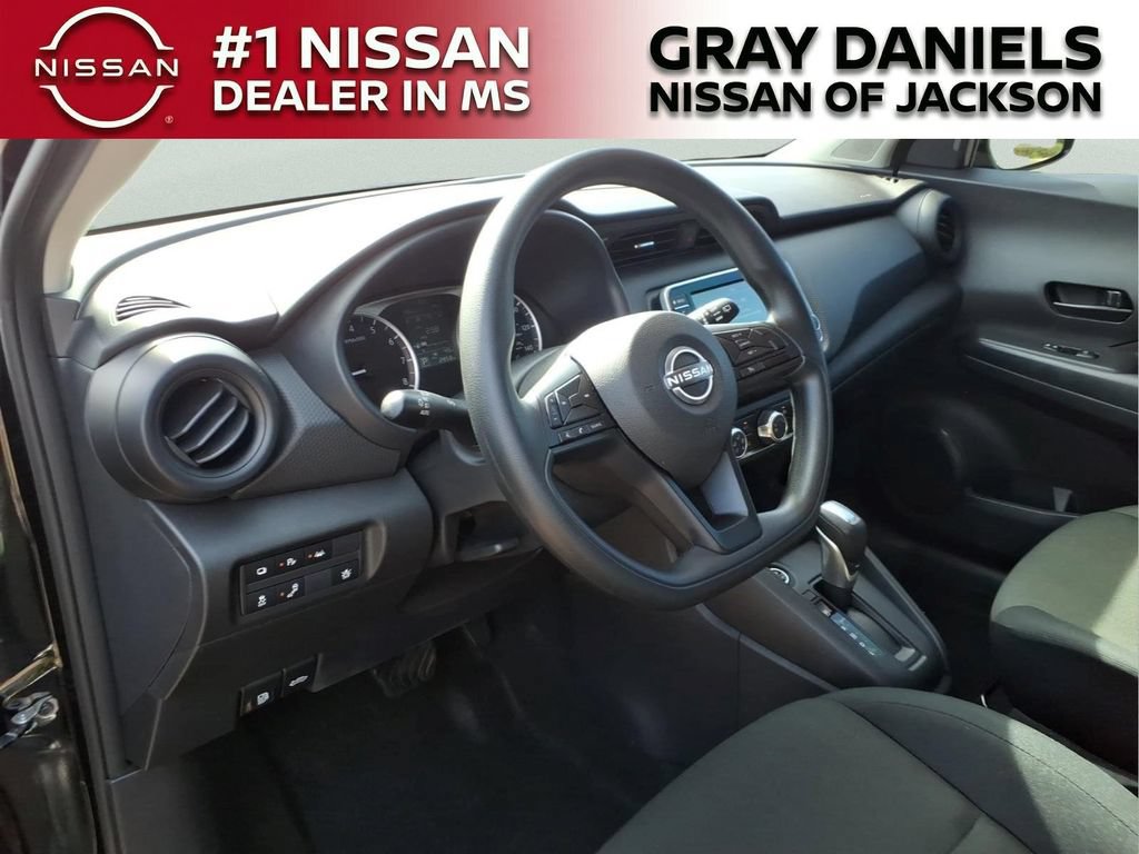 Certified 2025 Nissan Kicks Play S FWD image 11