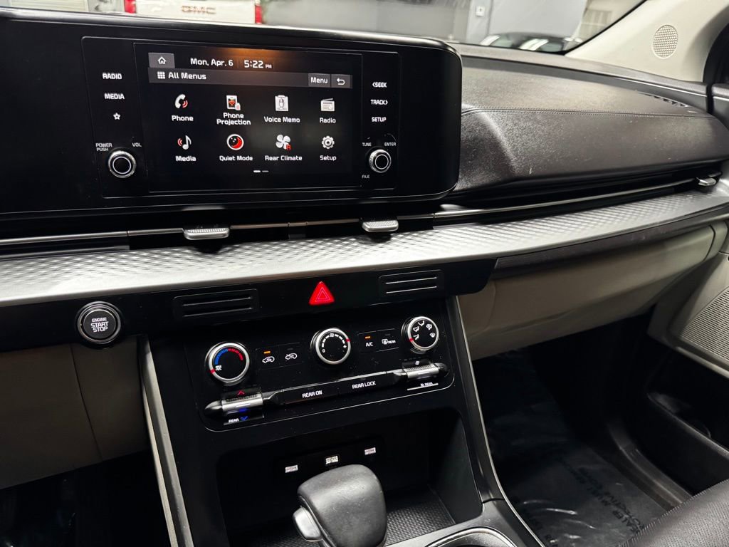 Used 2024 Kia Carnival LX FWD image 25