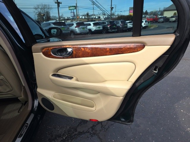 Used 2007 Jaguar XJ8 image 40