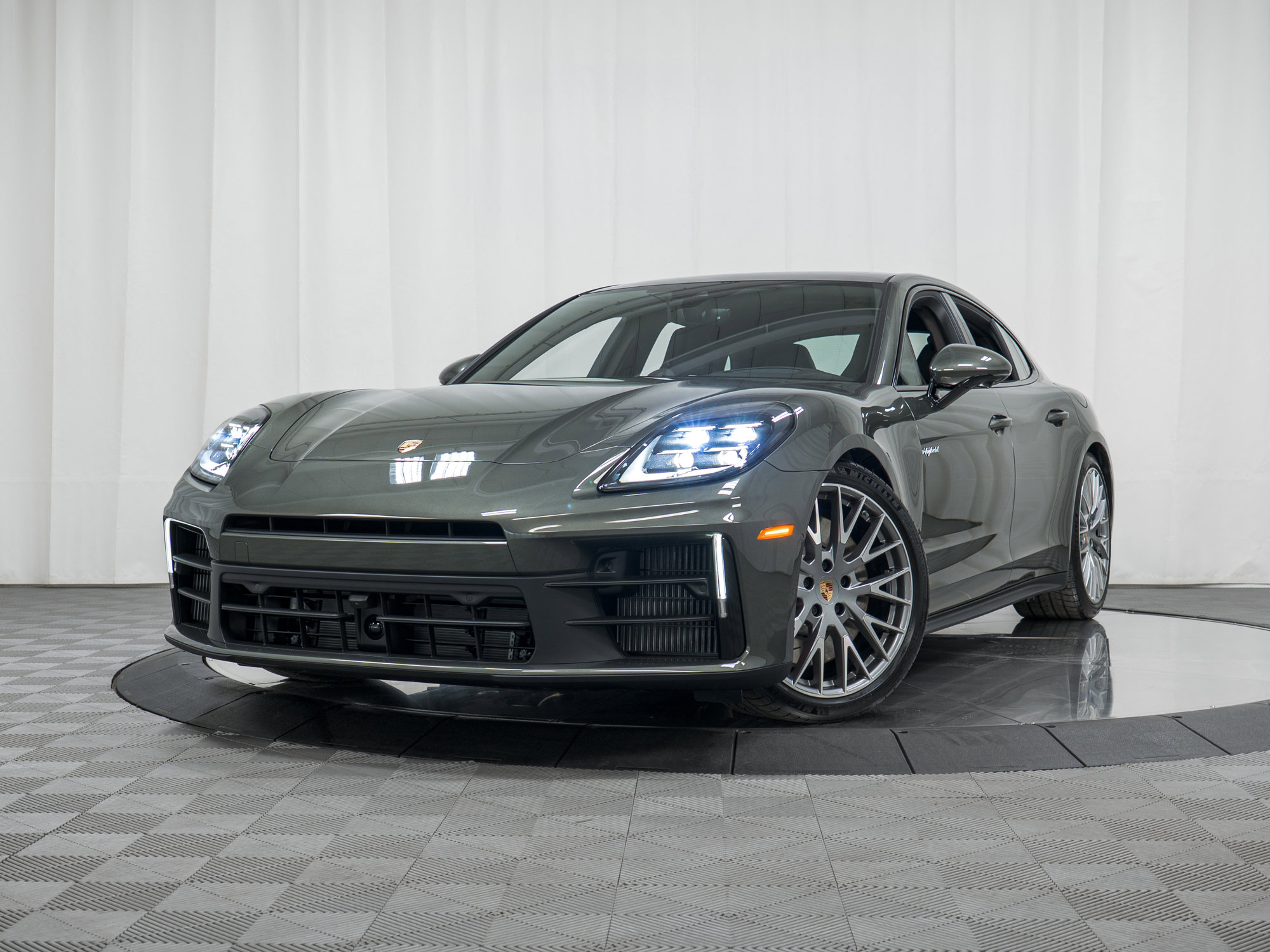 New 2026 Porsche Panamera 4S image 29