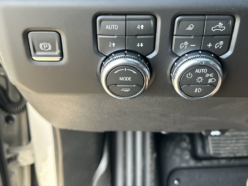 New 2026 GMC Sierra 1500 AT4 w/ Technology Package AWD/4WD image 18