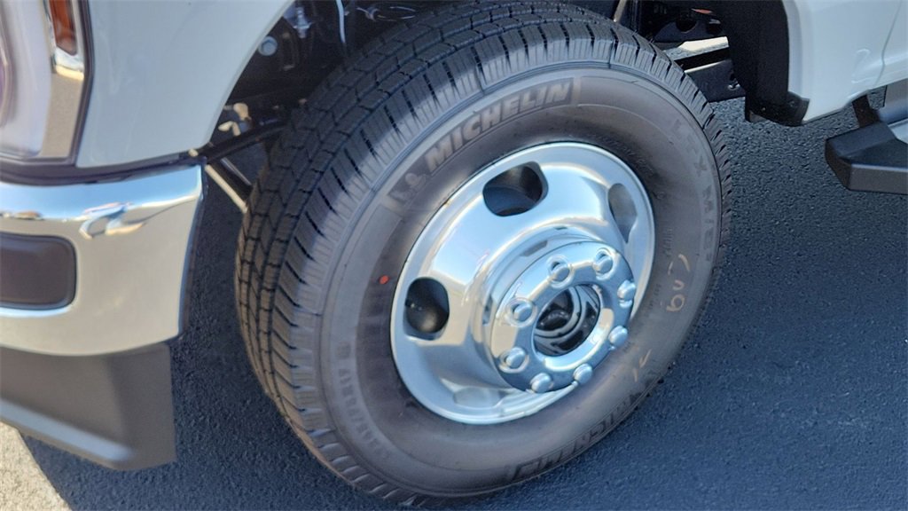 New 2026 Ford F350 Lariat image 14