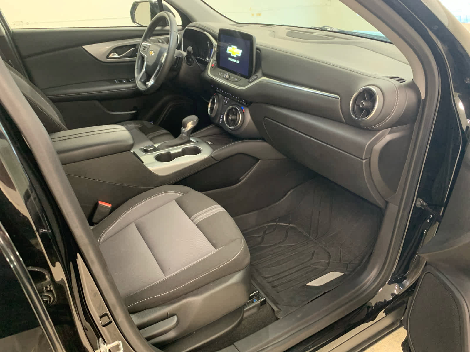 Used 2024 Chevrolet Blazer LT w/ Convenience Package image 13