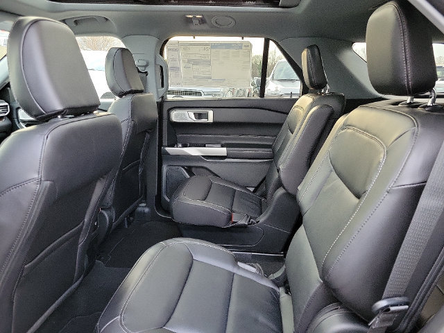 New 2023 Ford Explorer Limited w/ Limited Technology Package RWD image 5