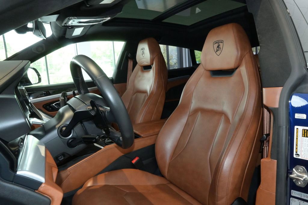 Used 2019 Lamborghini Urus AWD/4WD image 3