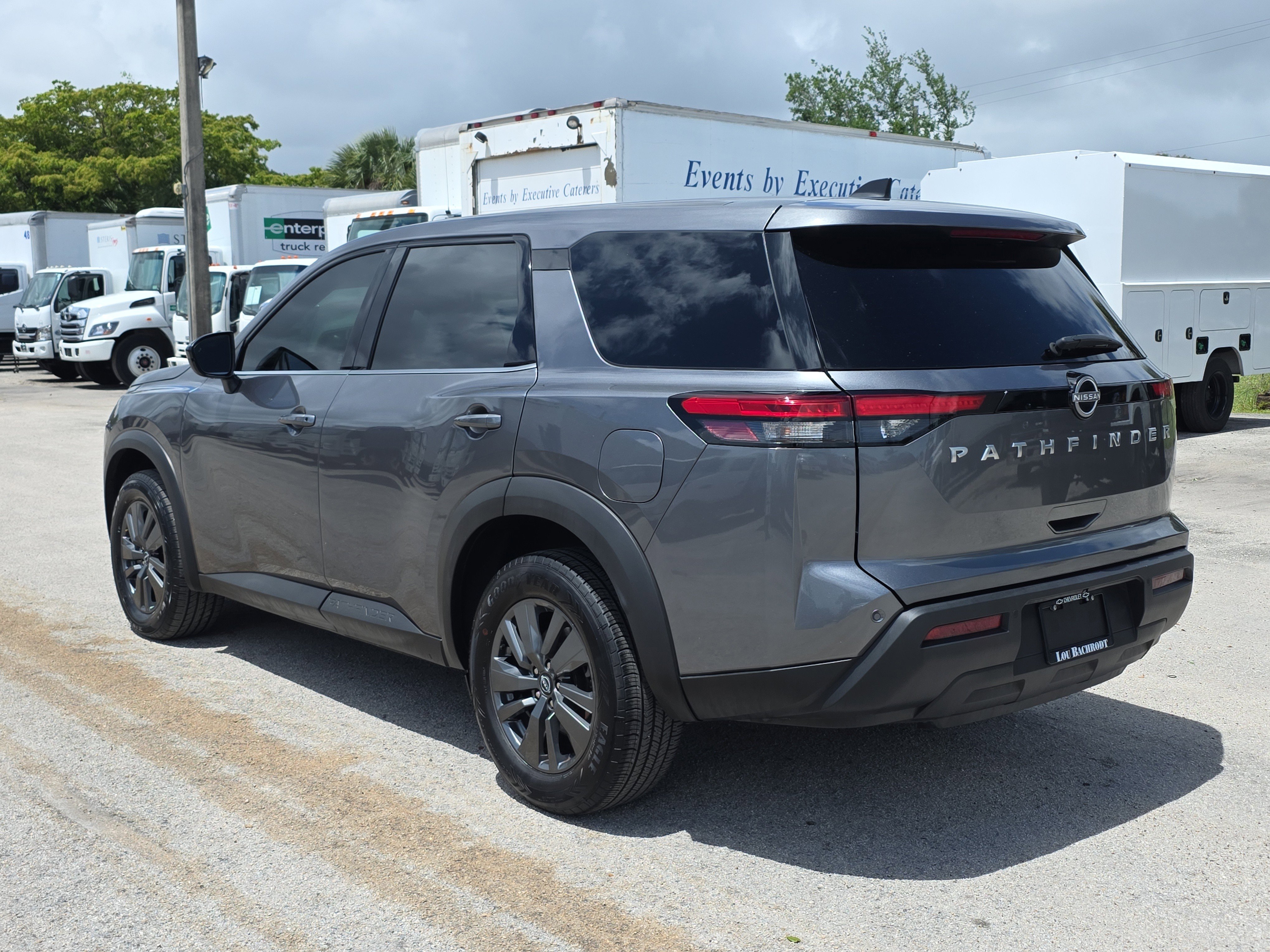 Used 2024 Nissan Pathfinder S image 5