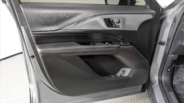 Used 2024 Cadillac Lyriq Tech RWD image 13