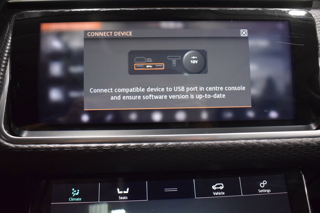 Used 2019 Land Rover Range Rover Velar S image 31