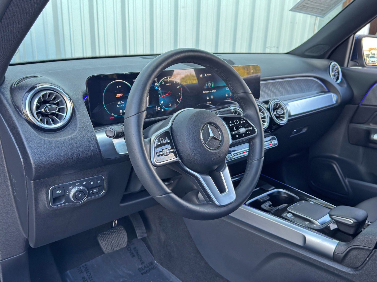 Used 2023 Mercedes-Benz GLB 250 w/ Premium Package image 14