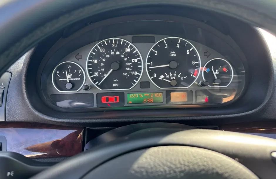 Used 2005 BMW 330i Sedan image 4