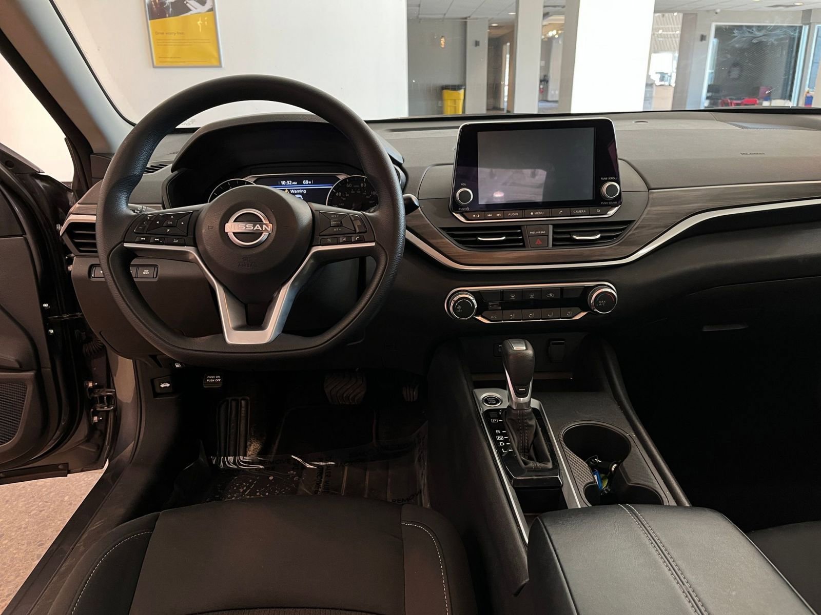 Used 2025 Nissan Altima 2.5 SV image 34