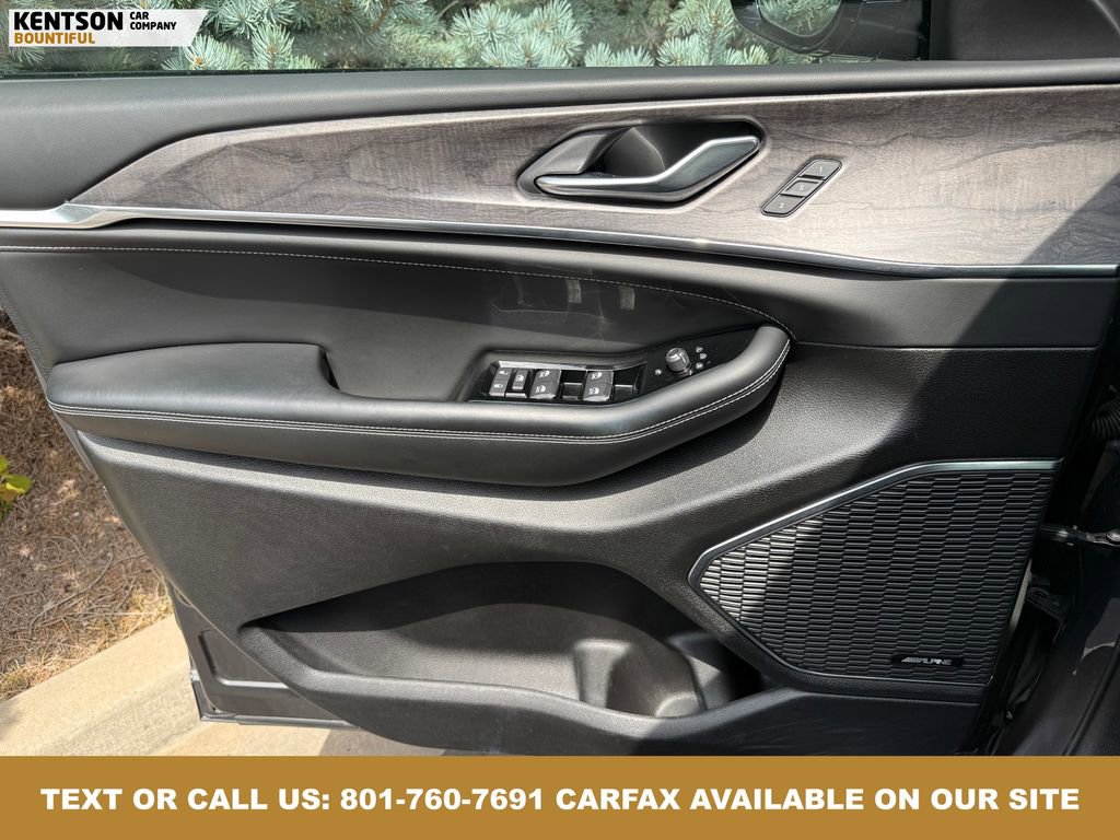 Used 2024 Jeep Grand Cherokee L Overland w/ Trailer Tow Package image 22