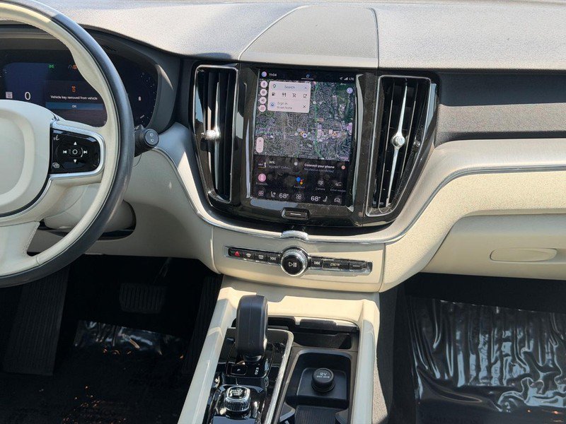 Used 2023 Volvo XC60 B5 Core AWD/4WD image 14