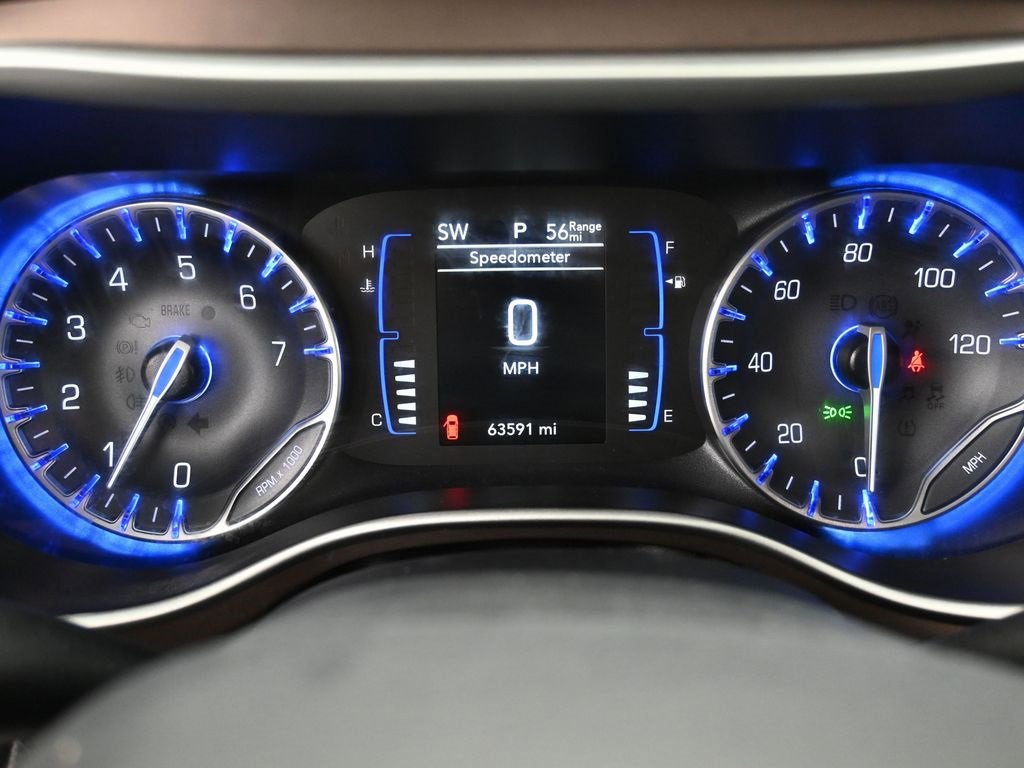 Used 2023 Chrysler Voyager LX image 21