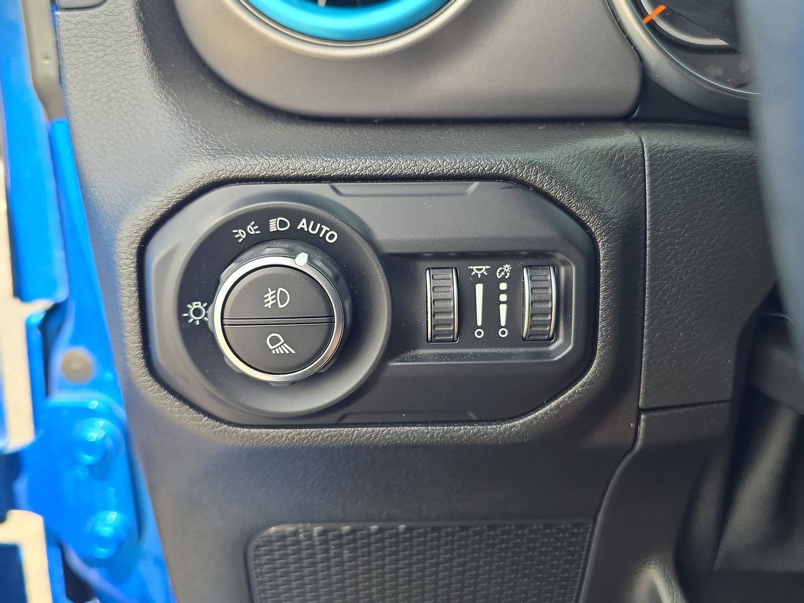Used 2021 Jeep Gladiator Sport AWD/4WD image 22