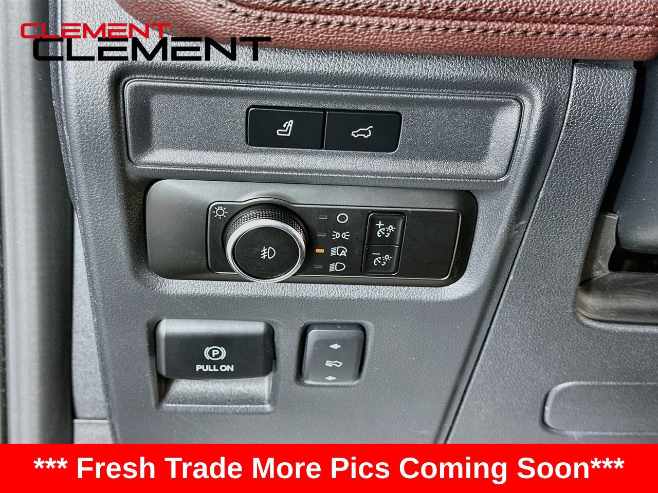 Used 2023 Ford Expedition Limited AWD/4WD image 14