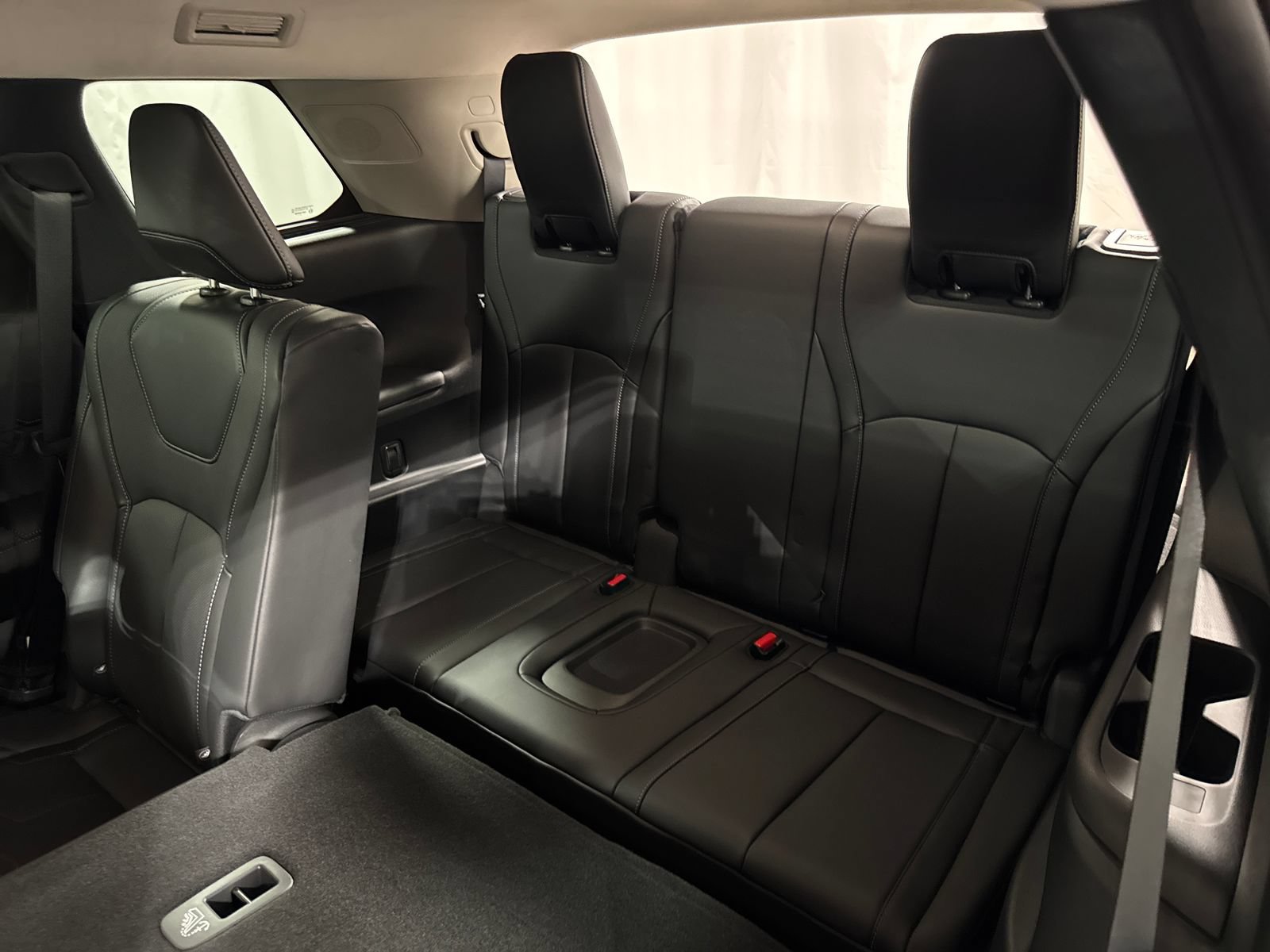 Certified 2026 INFINITI QX60 Luxe w/ Cargo Package AWD/4WD image 28
