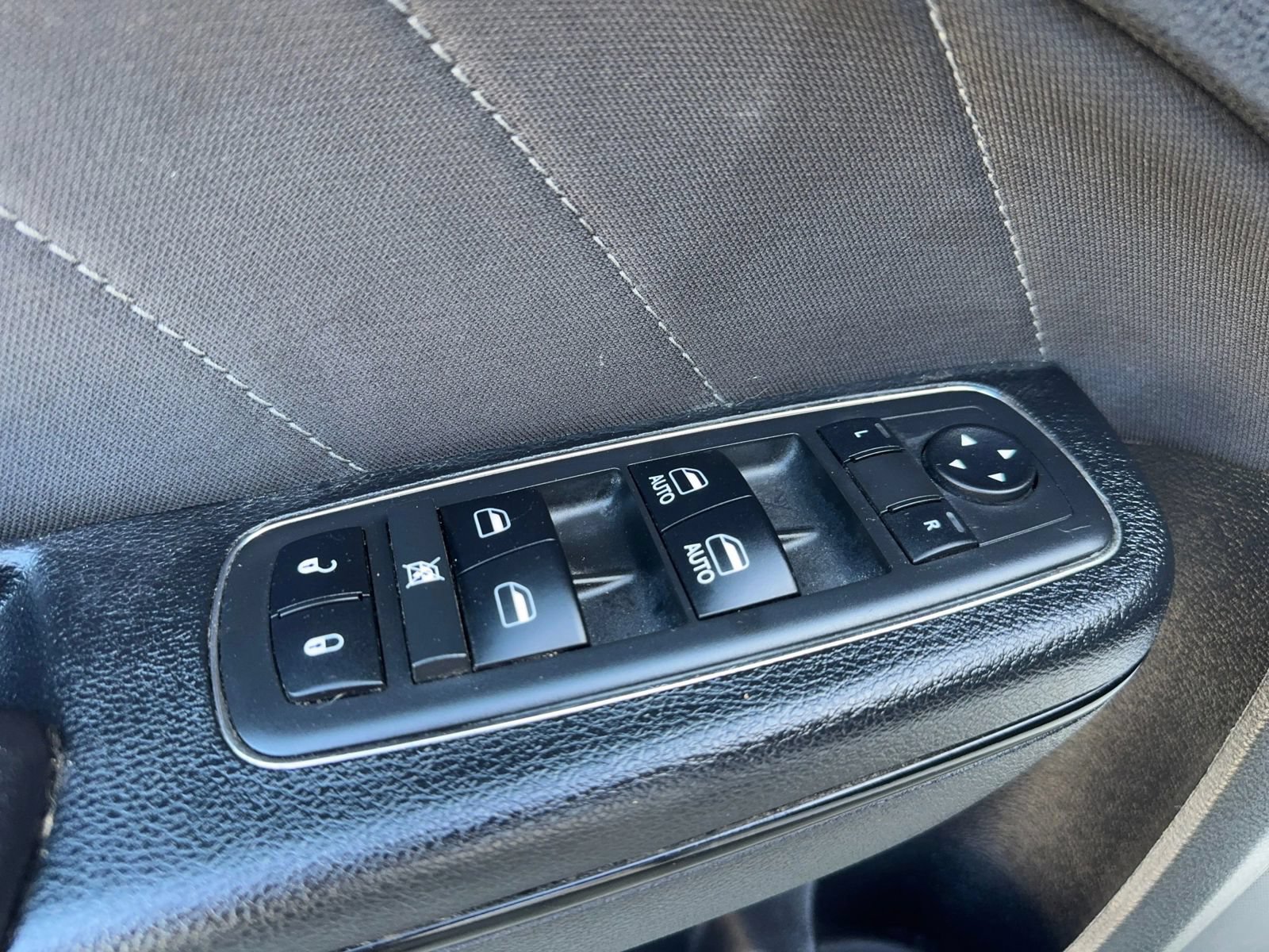 Used 2017 Dodge Charger SXT w/ Blacktop Package RWD image 11