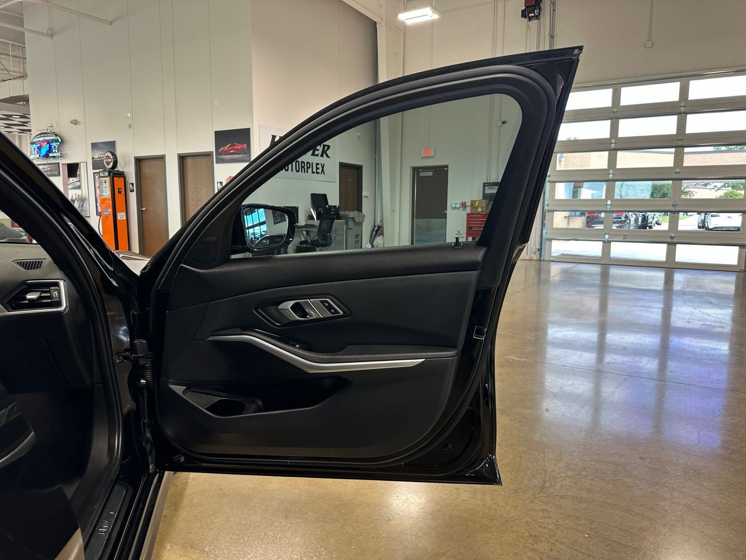 Used 2020 BMW 330i Sedan w/ Driving Assistance Package RWD image 35