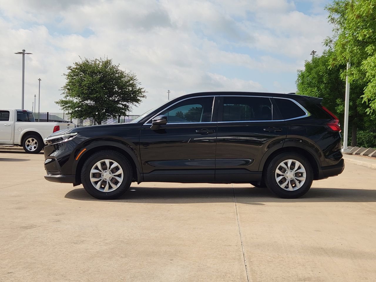 Certified 2023 Honda CR-V LX image 4