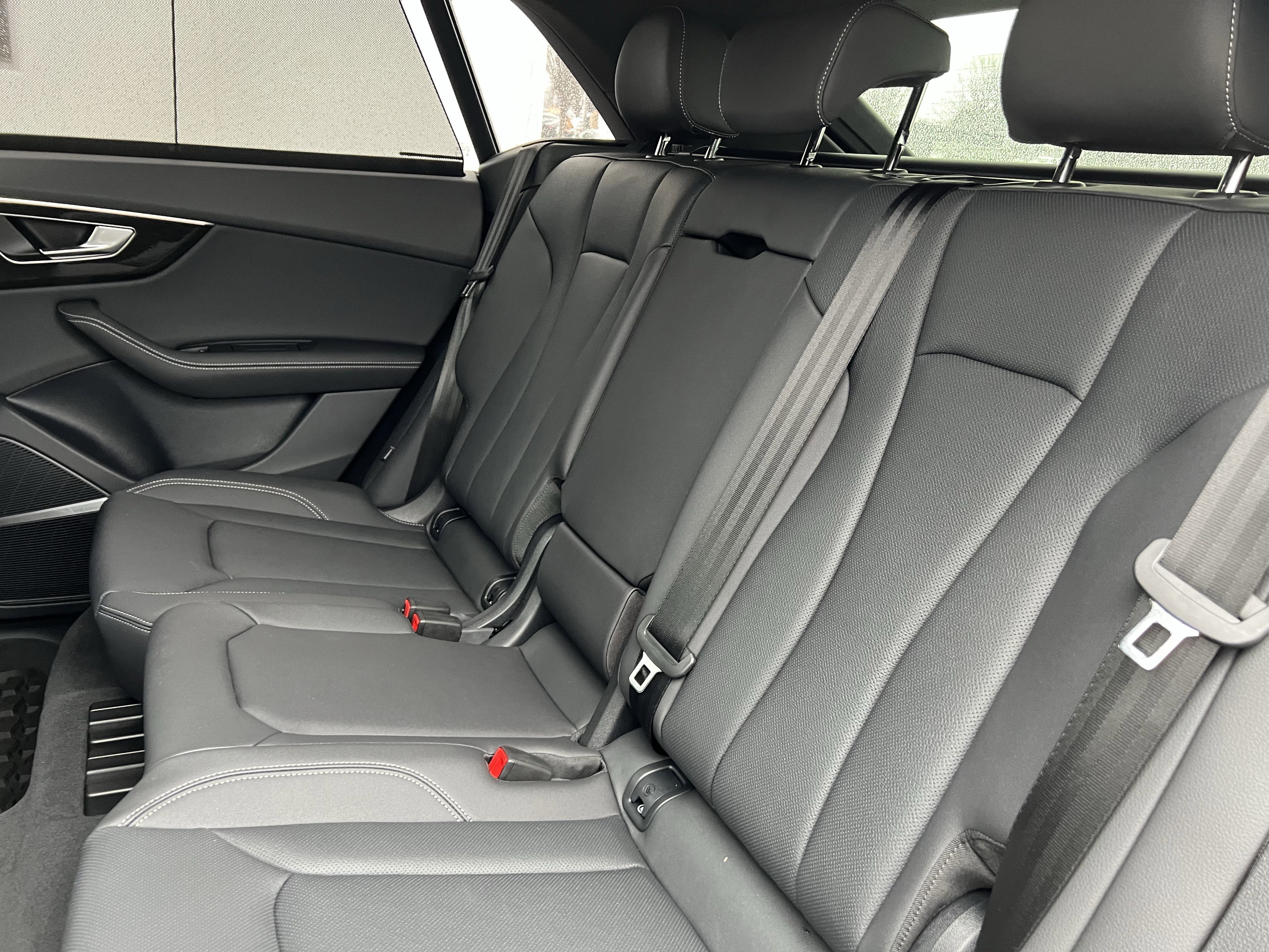 Used 2025 Audi Q8 Premium Plus image 33