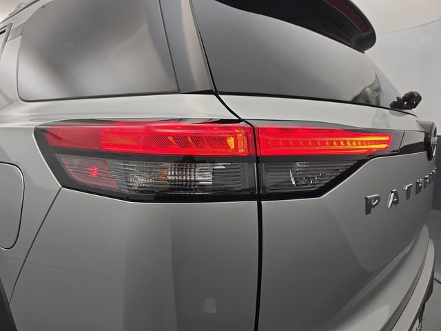 Used 2023 Nissan Pathfinder SL w/ SL Premium Package AWD/4WD image 18