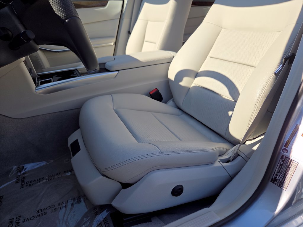 Used 2014 Mercedes-Benz E 350 Sedan image 35