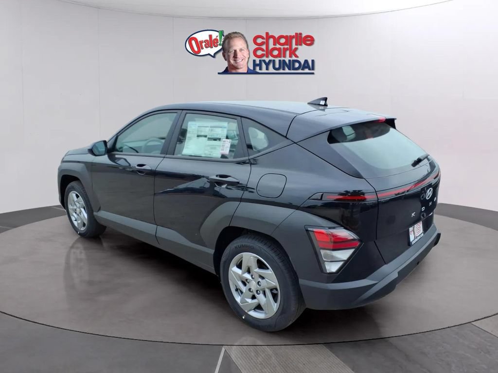 New 2026 Hyundai Kona SE FWD image 3