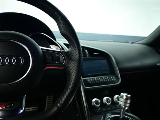 Used 2009 Audi R8 V8 w/ Enhanced Leather Pkg image 16