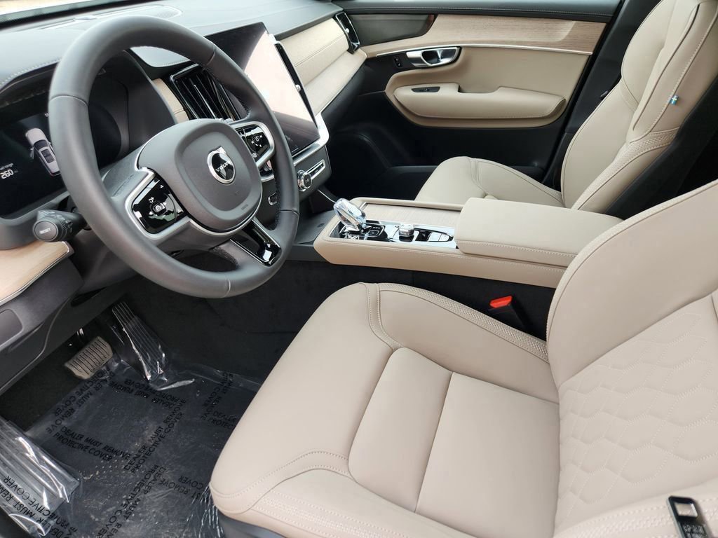 New 2026 Volvo XC90 B6 Plus w/ Protection Package Premier image 8