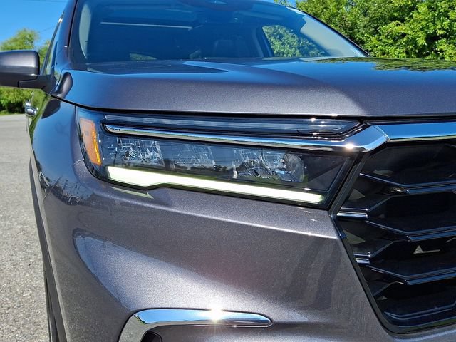 Certified 2023 Honda Pilot Touring image 2