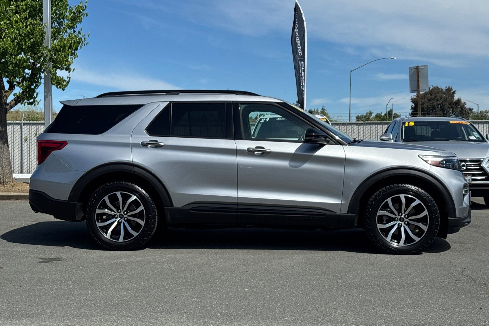 Used 2020 Ford Explorer ST w/ Premium Technology Package image 3