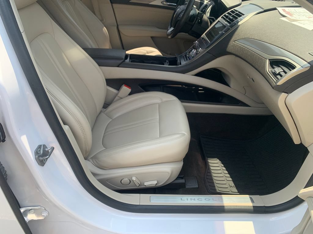 Used 2019 Lincoln MKZ Premiere FWD image 30