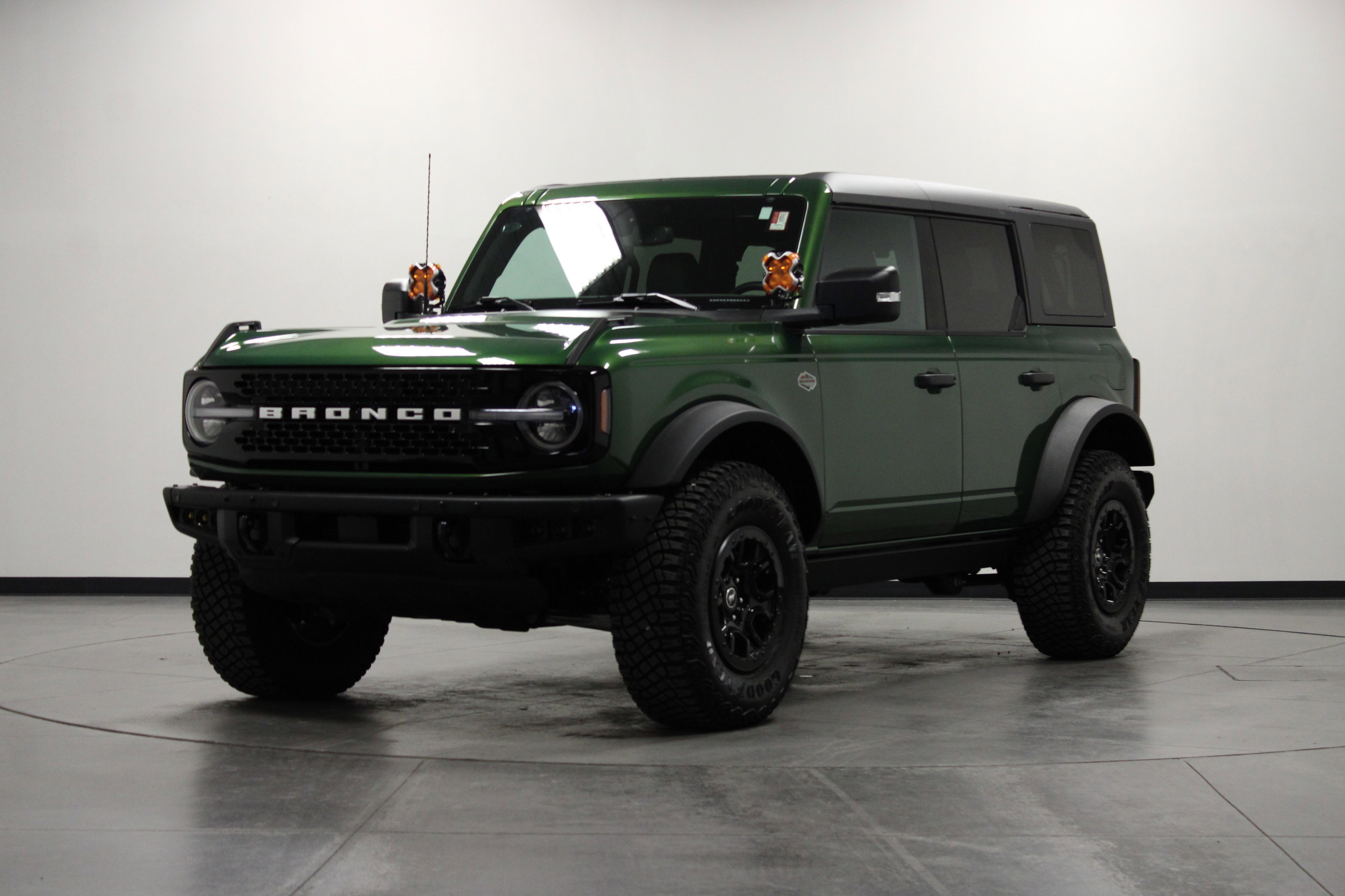 Used 2024 Ford Bronco Wildtrak image 8