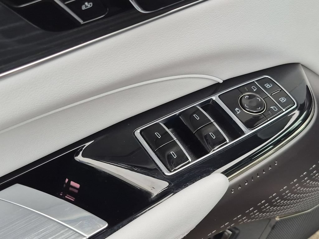 Certified 2024 Cadillac Lyriq Luxury RWD image 16