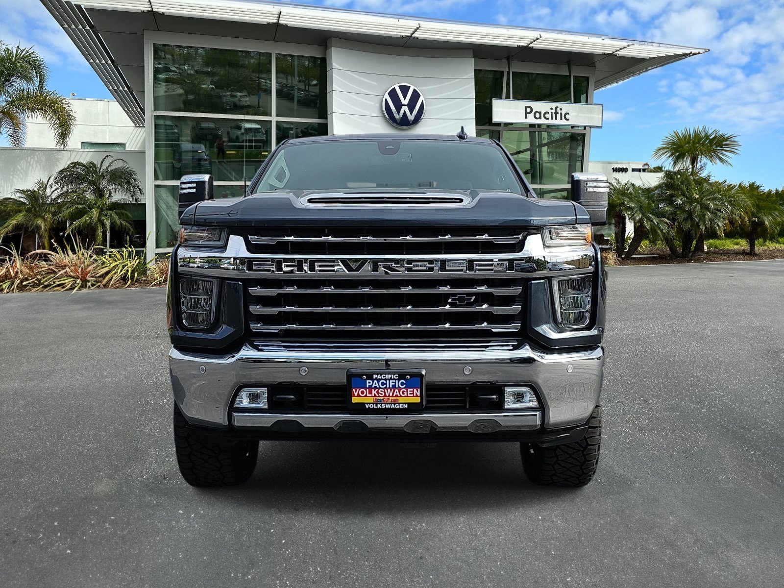 Used 2020 Chevrolet Silverado 2500 LTZ w/ LTZ Plus Package RWD image 2