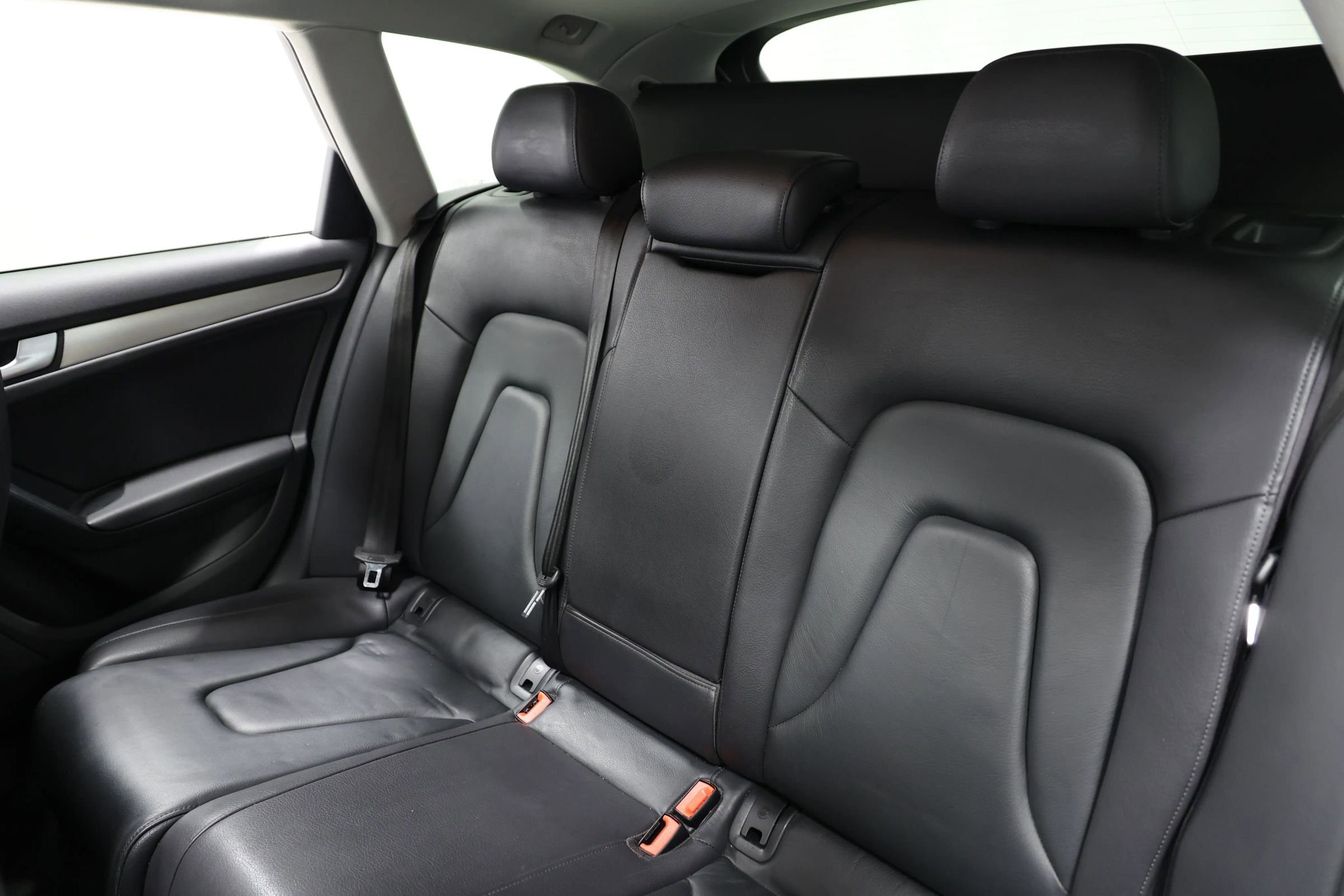 Used 2015 Audi A4 Premium Plus w/ Premium Plus Package image 3