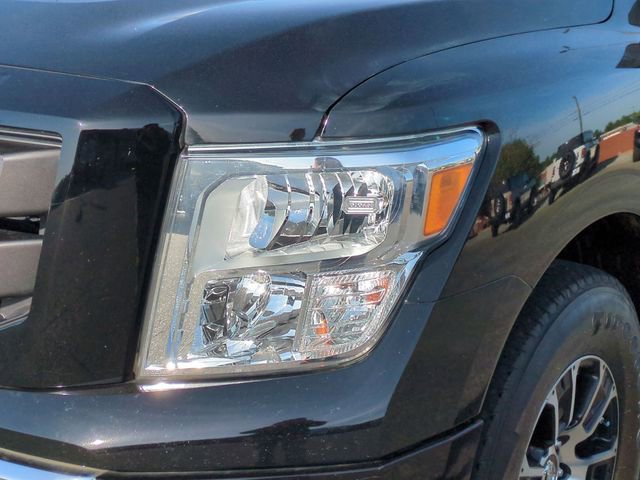 Used 2021 Nissan Titan SV w/ Accessory Utility Package AWD/4WD image 9
