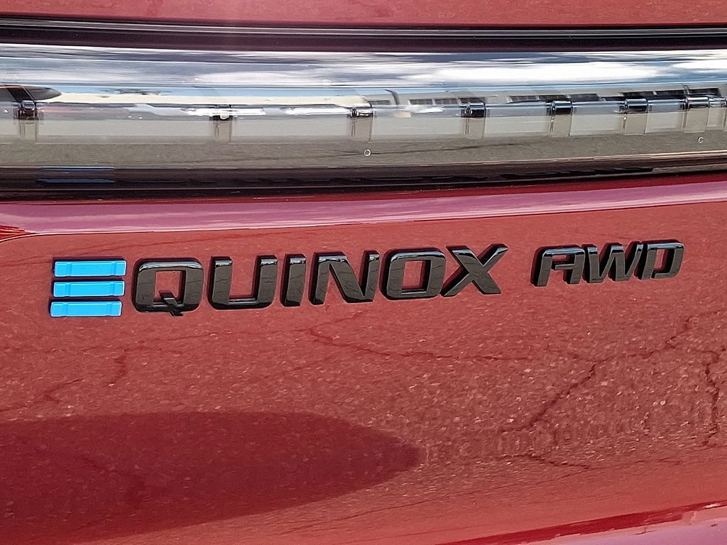 Used 2025 Chevrolet Equinox EV RS w/ Active Safety Package 3 AWD/4WD image 30