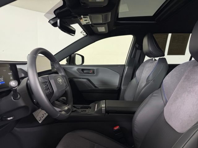 Used 2026 Toyota RAV4 XSE w/ Weather Package AWD/4WD image 19