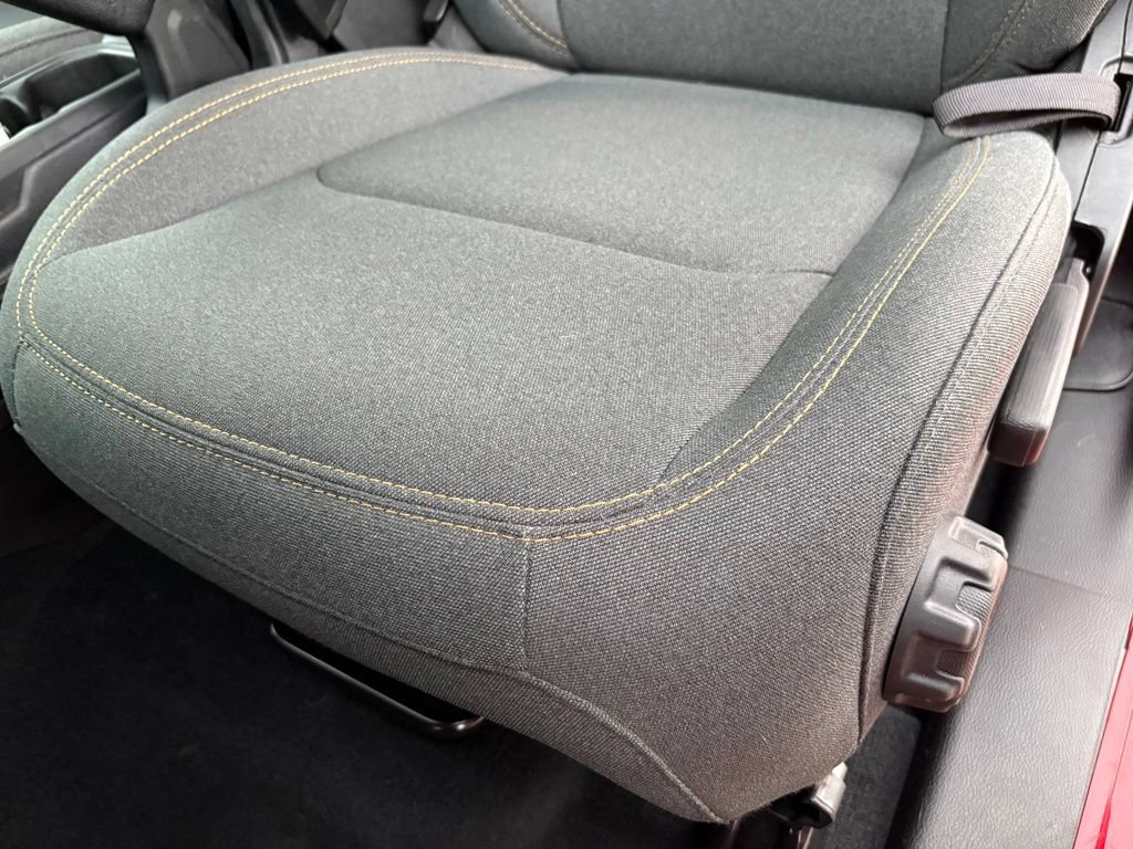 Used 2024 Jeep Gladiator Sport AWD/4WD image 11