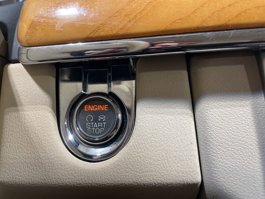 Used 2009 Lincoln MKS image 26