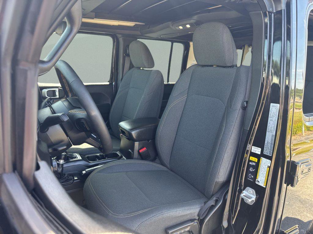 Used 2024 Jeep Wrangler Willys image 10
